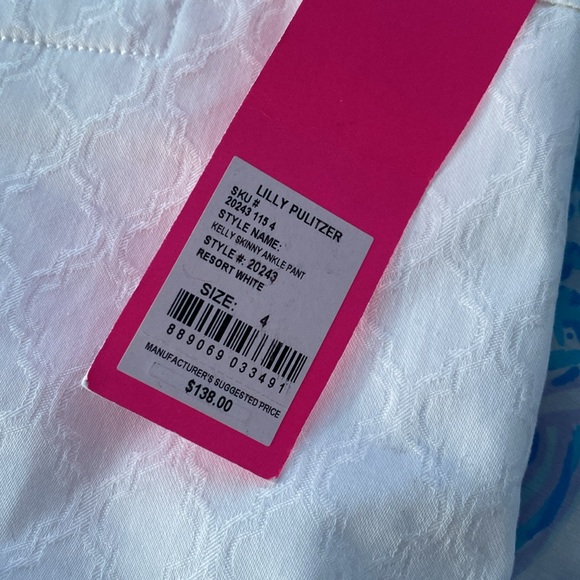Lilly Pulitzer skinny ankle pants. Size 4 compliments any blouse. - Picture 2 of 8